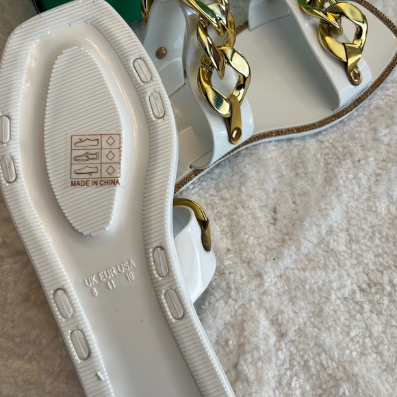 Lauren Lorraine White Sandals with Gold Chain - Picture 3 of 7